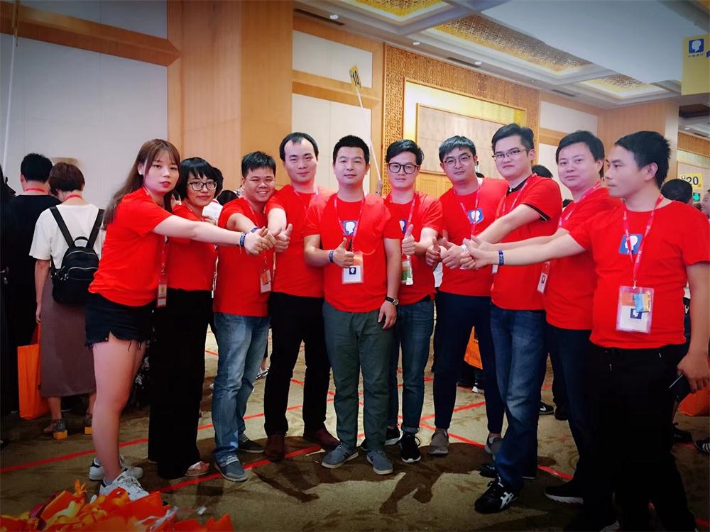 公司職員戶外拓展培訓(xùn)團隊風(fēng)采